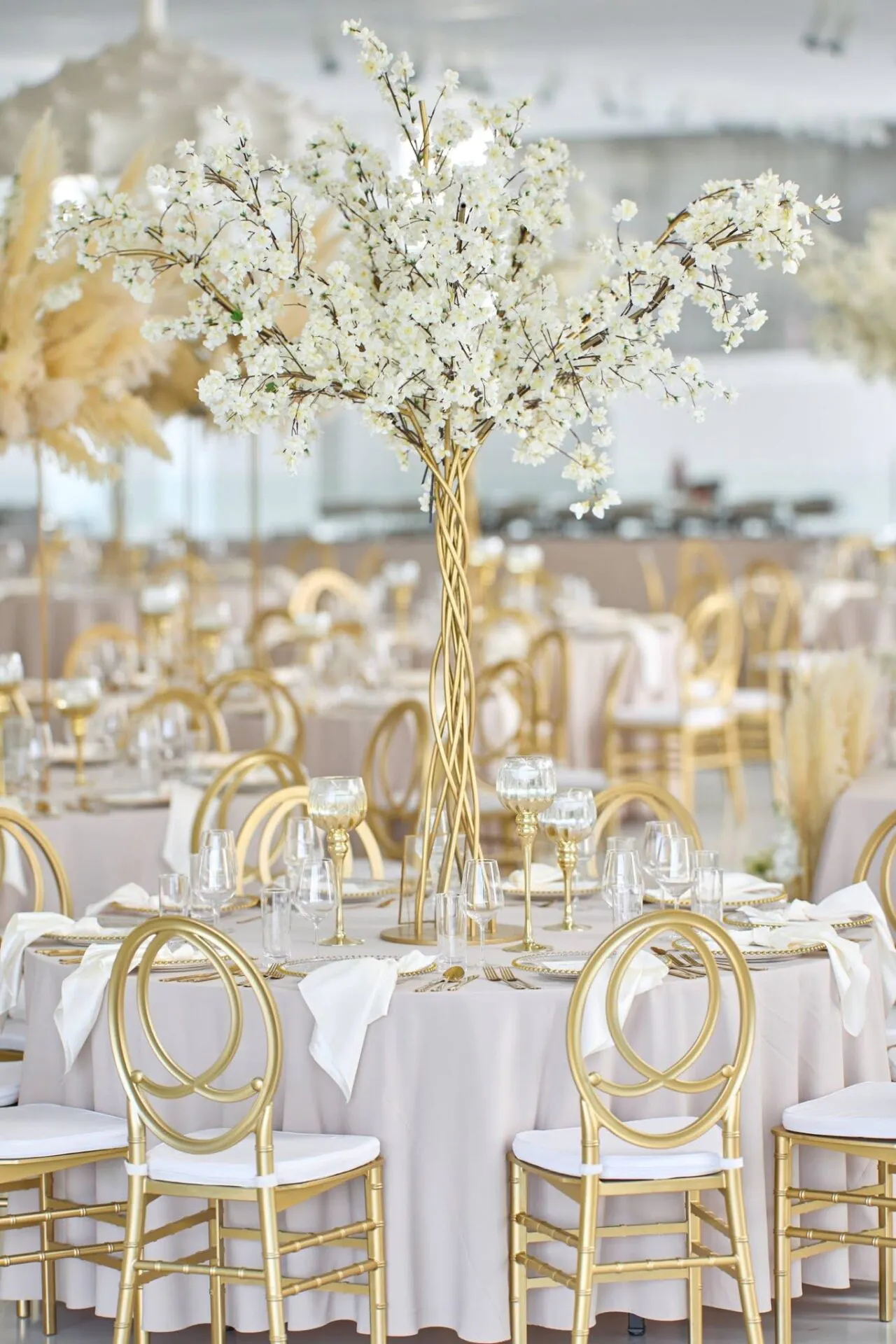 Čerešnový strom na stôl