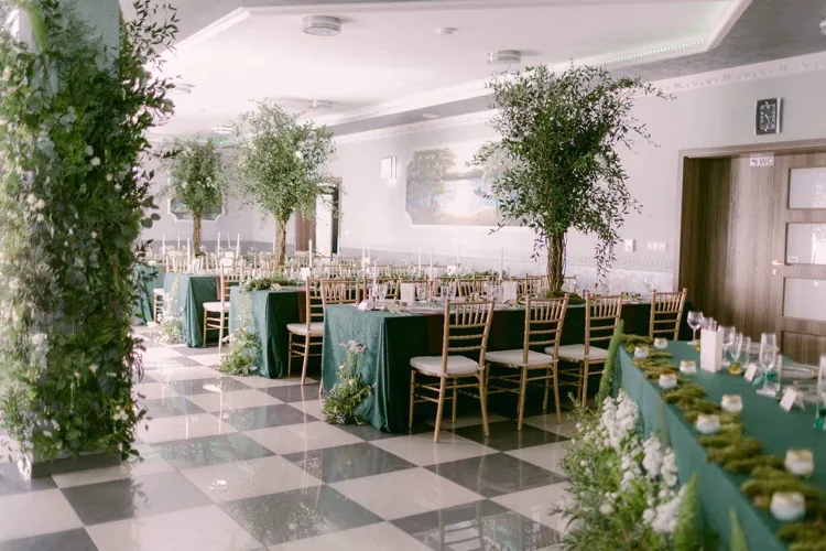 Zelená svadobná výzdoba Jelšové chaty