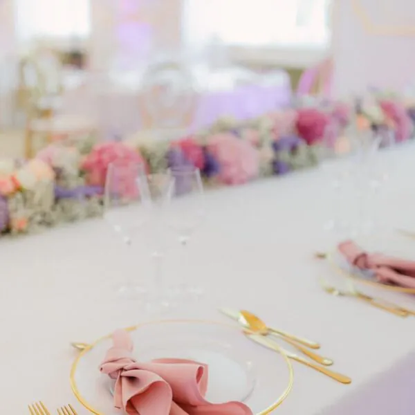 Farebná kvetinová výzdob Zamok Šimák