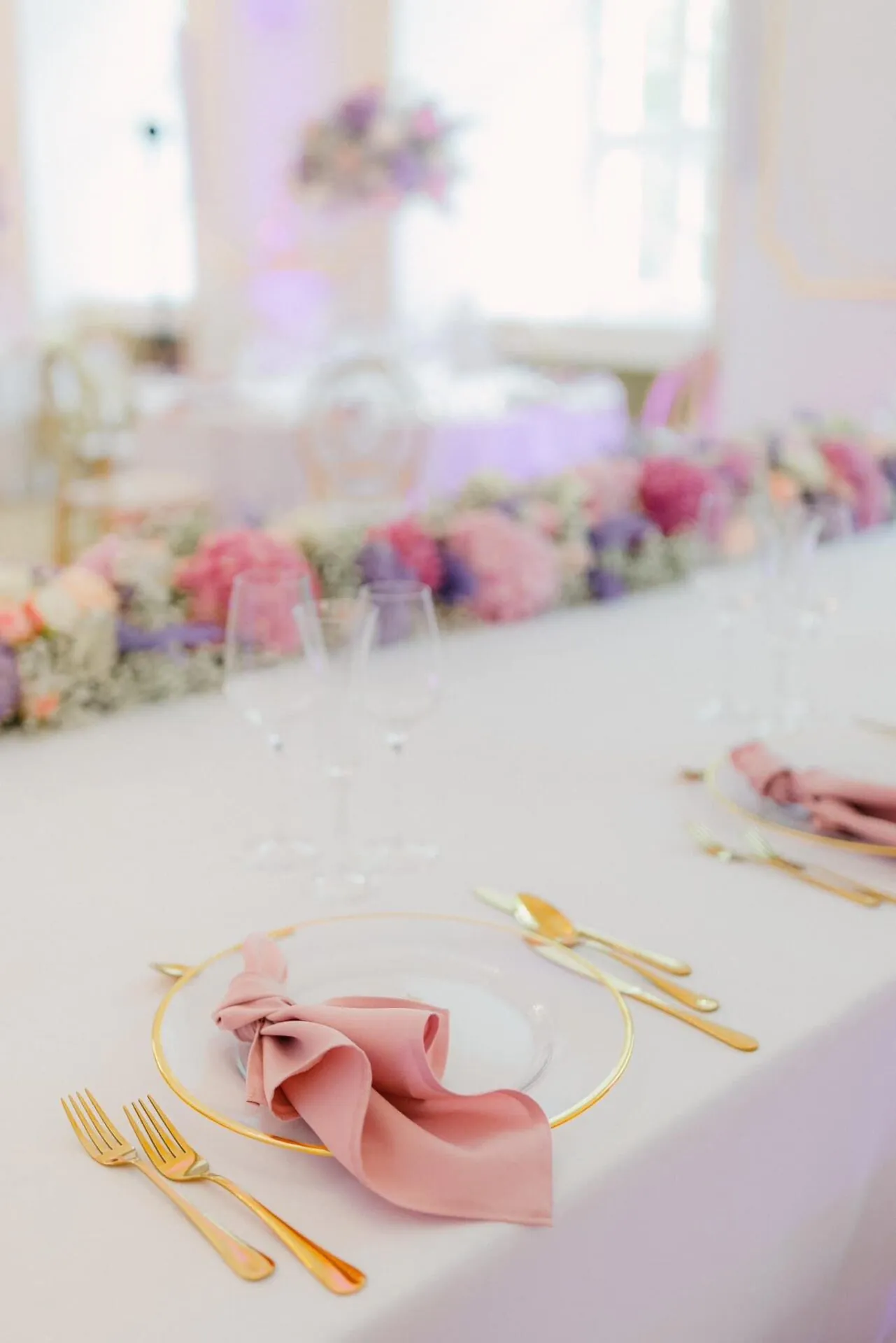 Farebná kvetinová výzdob Zamok Šimák