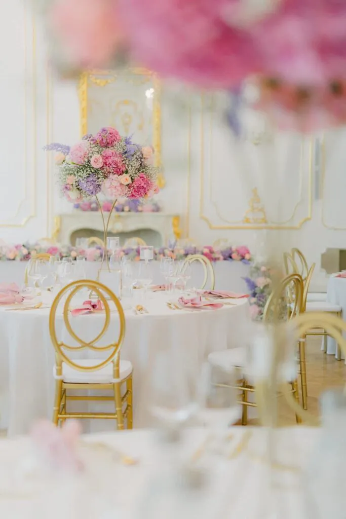 Farebná kvetinová výzdob Zamok Šimák