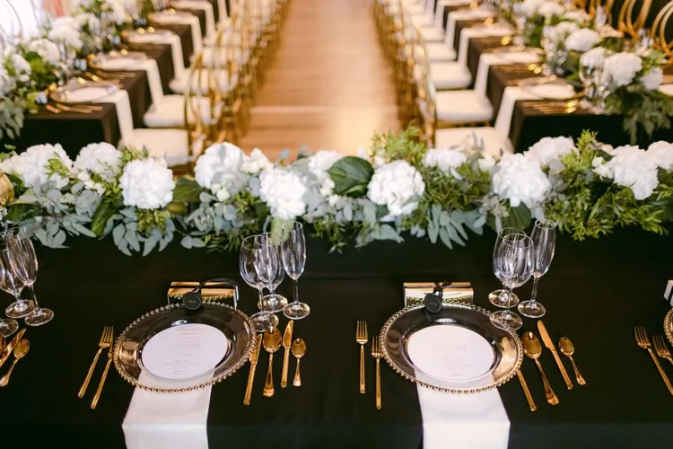 Bielo-čierna svadobná výzdoba Kaštieľ Alfonz Trstín