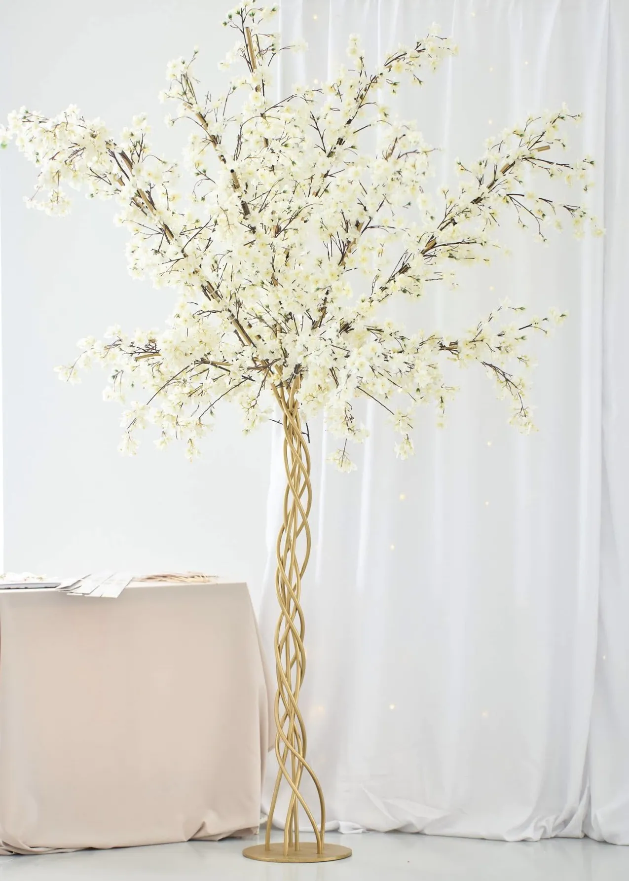 Čerešňový strom na zem