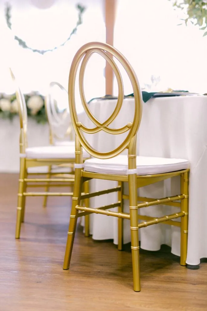 zlatá phoenix stolička